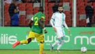 أحمد توبة يدافع عن منتخب الجزائر برسالة حاسمة