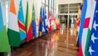 قمة الفرنكوفونية في تونس.."التعاون الاقتصادي" محور النقاشات