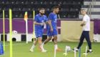 فرحة قصيرة.. النحس يلاحق كريم بنزيما قبل كأس العالم 2022
