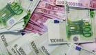 خادمة تسرق آلاف الدينارات والمصوغات.. والنيابة التونسية تتدخل