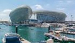 بالصور.. حلبة مرسى ياس تحتضن كأس سباق جائزة أبوظبي "فورمولا 1"