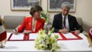 القمة الفرنكوفونية.. تونس تحصل على تمويل بقيمة 200 مليون يورو من فرنسا