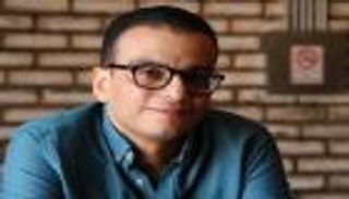 أمير رمسيس ينتقد الصلاة على "ريد كاربت القاهرة السينمائي"