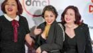 قبلة جريئة تورط ابنة شقيقة إلهام شاهين.. والفنانة: ليه بنكره الحب؟