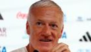 فرنسا ضد أستراليا.. ديشامب يشيد بـ"اللاعب المكروه" قبل ضربة البداية