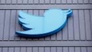 أزمات إيلون ماسك.. مدير تويتر في فرنسا يغادر منصبه