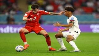 من مباراة أمريكا وويلز في كأس العالم 2022