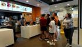 التضخم يلتهم سلاسل "الوجبات السريعة".. أزمة توريد طاحنة