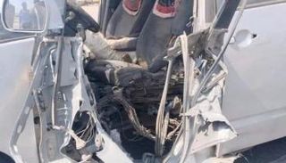 حطام السيارة بعد تفجير العبوة الناسفة