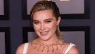 فلورانس بيو تخطف الأنظار بإطلالة شفافة في حفل جوائز الحكام