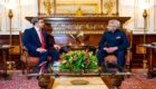 عبدالله بن زايد يبحث مع نظيره الھندي تعزيز الشراكة الاستراتیجیة