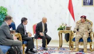 جانب من مباحثات وزير الدفاع اليمني والسفير الأمريكي