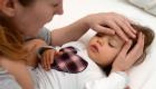 الحمى لدى الأطفال.. أعراض تستوجب زيارة الطبيب