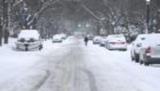 ترتفع مترين عن الأرض.. الثلوج تتسبب في إعلان حالة الطوارئ بنيويورك