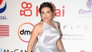 الفنانة دينا في حفل ختام مهرجان القاهرة السينمائي الدولي