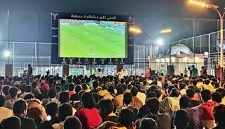 جماهير يمنية تشاهد مباريات كأس العالم 