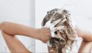 أضرار شامبو السيليكون.. جفاف الشعر أبرزها
