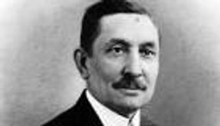 قصة صيدلي ابتكر أشهر مشروب مياه غازية.. كاليب برادهام مكتشف "بيبسي"