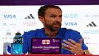 بسبب "واتساب".. مدرب أمريكا يحرج ساوثجيت قبل الصدام المونديالي