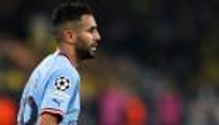 صاحب اللمسة السحرية.. متى يستعيد رياض محرز بريقه؟