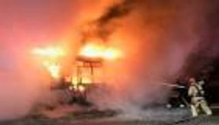 مصرع شخص وإصابة اثنين في انفجار مصنع وسط إيران