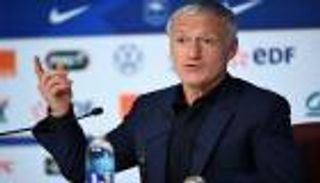 "فرصة للهدوء".. ديشامب يطمئن منتخب تونس قبل المواجهة المونديالية