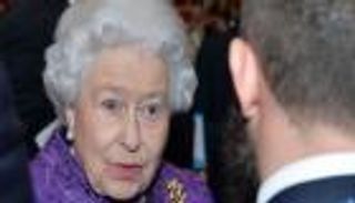 معركة آخر العمر.. الملكة إليزابيث عانت من آلام مرض السرطان
