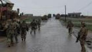 قذائف صاروخية مجهولة تستهدف قاعدة أمريكية جنوب الحسكة بسوريا