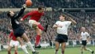 مباريات مونديالية لا تنسى.. رباعية تاريخية تعيد كرة القدم إلى المنزل