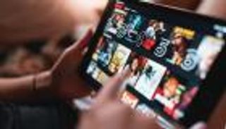 أفضل أفلام 2022 Netflix الأكشن والرعب والكوميدي.. شاهدها الآن!