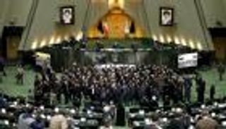 "استراتيجية قطع الميكروفون".. برلمان إيران يضيق على نواب الأقليات