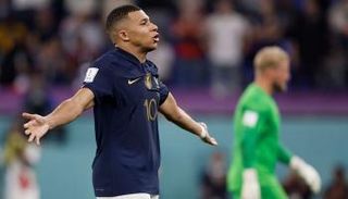 كيليان مبابي نجم منتخب فرنسا في كأس العالم 2022
