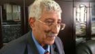 وفاة الشاعر والأديب اليمني عبدالعزيز المقالح