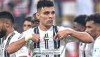 ما حقيقة عودة أشرف بن شرقي إلى الزمالك؟