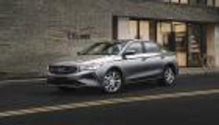 مواصفات جيلي امجراند 2023 وعيوبها وأسعارها في السعودية