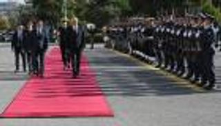 تركيا وإسرائيل تبحثان تعزيز التعاون العسكري