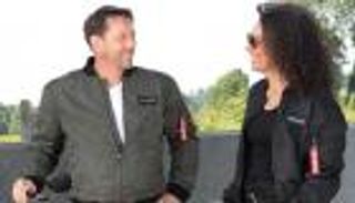 على غرار توم كروز..  شركة تطرح جاكت Kingman لقائدي الدراجات النارية