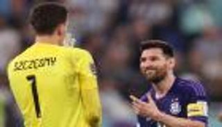 رغم التصدي لركلة الجزاء.. كيف خسر تشيزني "رهان الـ100 يورو" أمام ميسي؟