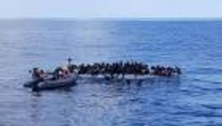 مأساة المهاجرين.. فرار من جحيم مليشيات ليبيا إلى المخاطر بإيطاليا