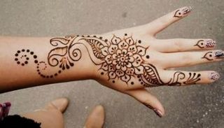 رسوم الحنة قد تسبب التهابات شديدة
