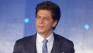 شاروخان يؤدي مناسك العمرة على هامش حضوره لمهرجان "البحر الأحمر" (صور)