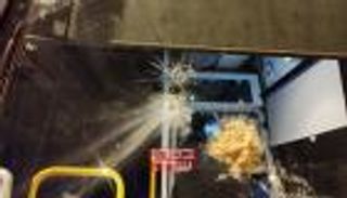 بالصور.. إطلاق نار على حافلة إسرائيلية برام الله