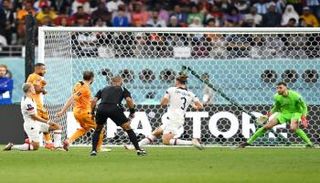 من مباراة هولندا وأمريكا في كأس العالم 2022