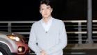 سيهون في مصر.. استقبال أسطوري أمام مطار القاهرة (صور)