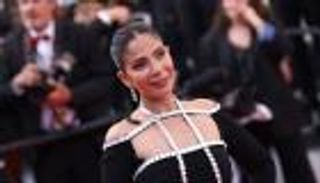 استبعاد منى زكي من المنافسة في مهرجان البحر الأحمر.. تفاصيل الأزمة