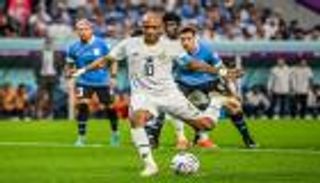 ابنته السبب.. لماذا تم استبدال قائد غانا في مباراة أوروجواي؟