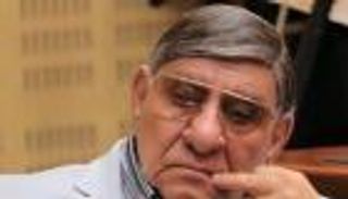وفاة الإعلامي المصري مفيد فوزي.. رجل "حديث المدينة"