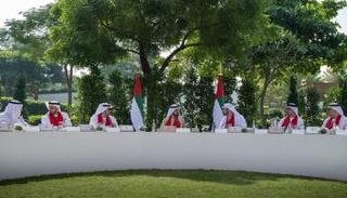 الشيخ محمد بن راشد آل مكتوم أثناء إطلاق النسخة الثالثة من الحملة