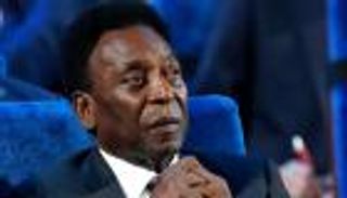 خارج الرعاية الملطفة.. تصريح عائلي يكشف آخر تطورات الحالة الصحية لبيليه