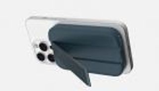 باور بانك بميزة مختلفة لـ"آيفون".. قابل للطي